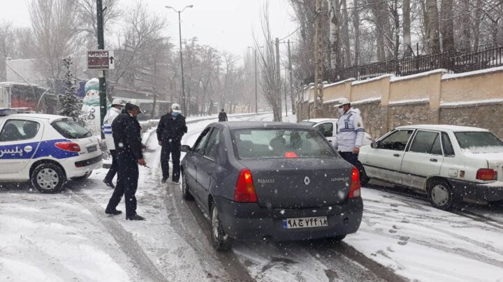 شیرینی آغاز فجر انقلاب با ریزش برف زمستانی در دیار الوند
