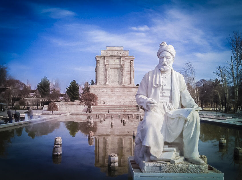 آیا فردوسی آغاز بهمن چشم به جهان گشود؟ آیا فردوسی آغاز بهمن چشم به جهان گشود؟