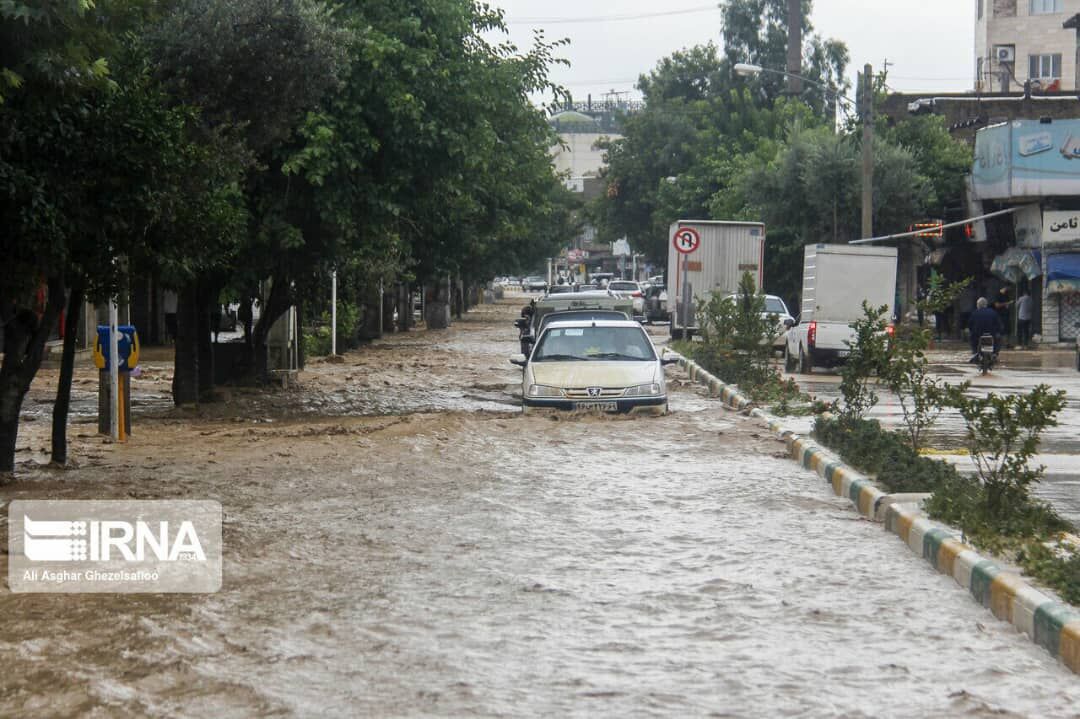 بخشی از بندرترکمن به دلیل بارش شدید باران دچار آبگرفتگی شد بخشی از بندرترکمن به دلیل بارش شدید باران دچار آبگرفتگی شد