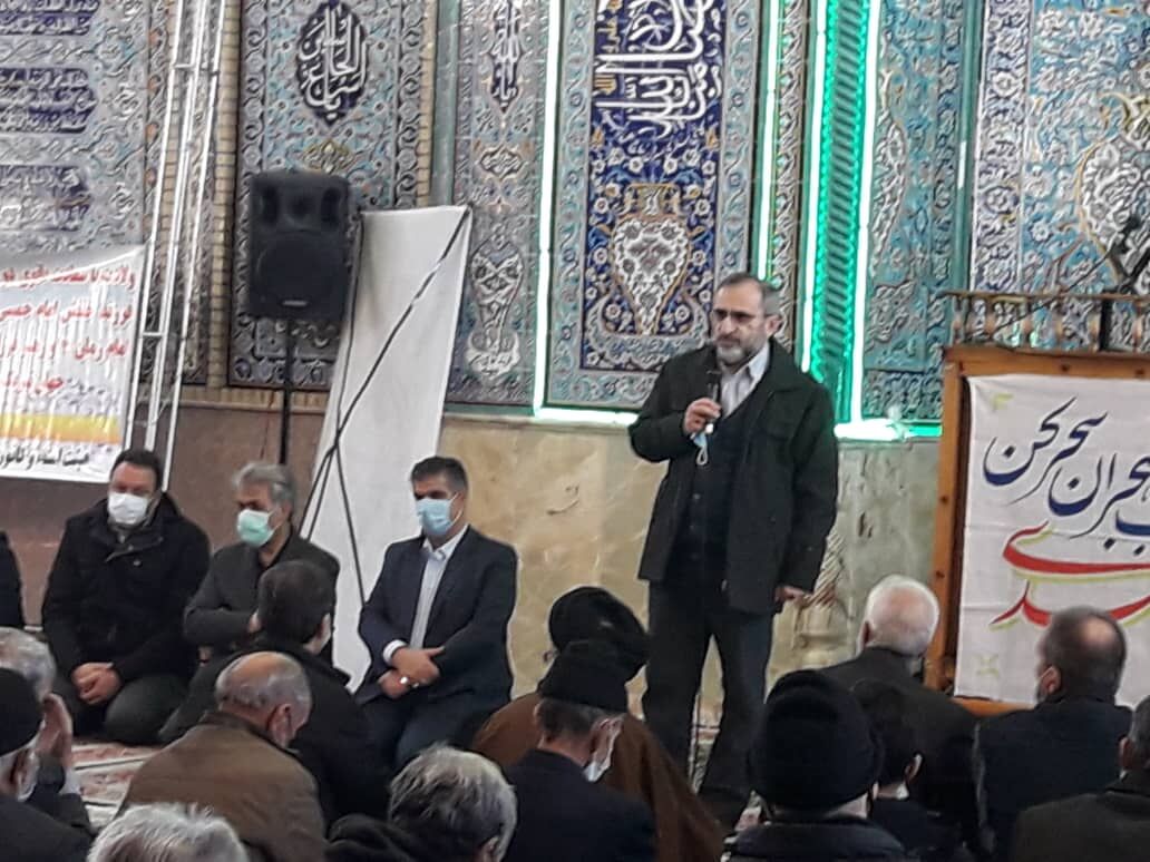 استاندار مرکزی: کانون توجه دولت در سال آتی بحث رشد اقتصادی است 