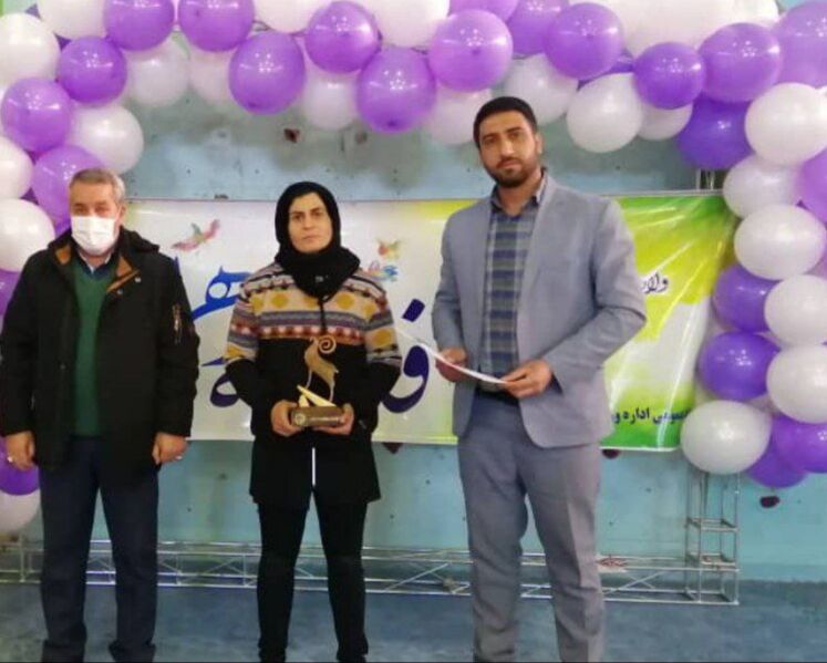 تیم خمین رتبه نخست کشتی آلیش بانوان استان مرکزی را کسب کرد