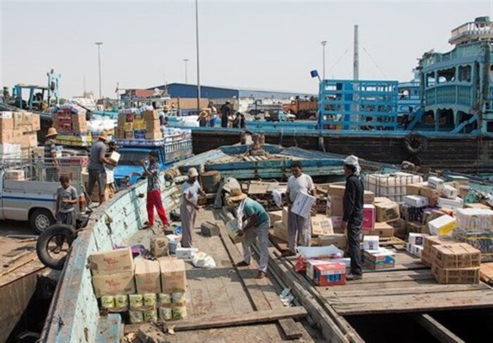 قانون نظارت بر تجارت مرزی به رونق تولید و بازار داخل ضربه میزند