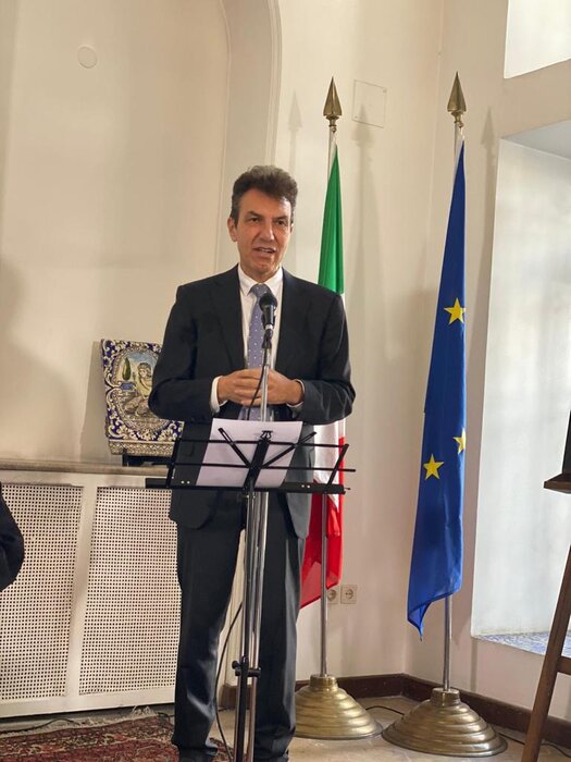 Reading Iranian short stories at Italy’s Tehran embassy