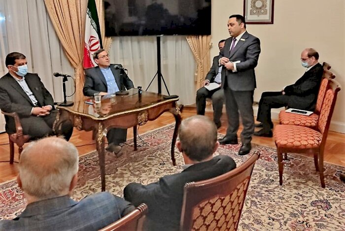 ضرغامی: جاذبههای گردشگری ایران با فناوریهای نوین معرفی شود