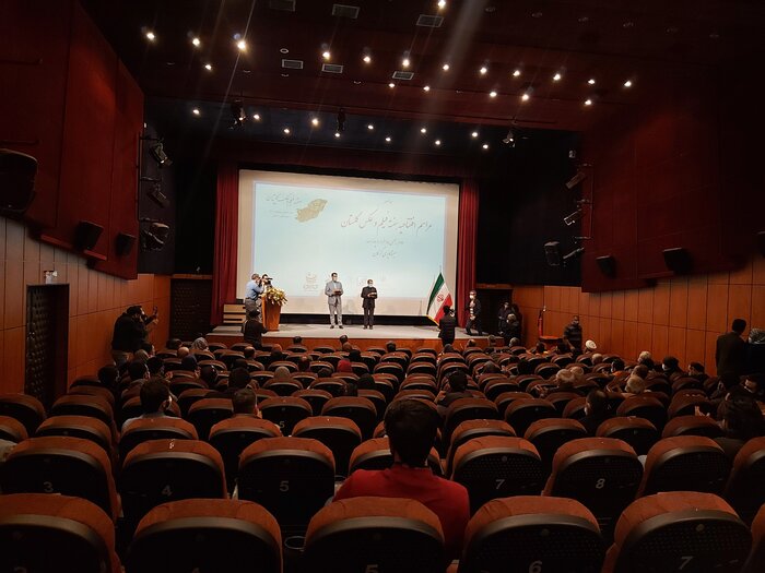 هنرمندان پنجره دانایی جامعه هستند