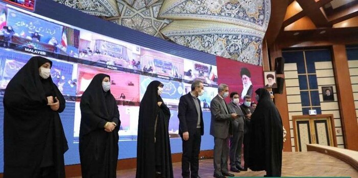 استاندار همدان: زنان رکن اصلی خانواده و عهدهدار تربیت نسل آینده هستند