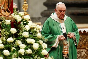 پاپ برای ختم بخیر شدن بحران اوکراین دست به دعا شد