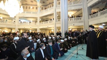 حضور آیت‌الله رئیسی در جمع نمازگزاران مسجد جامع مسکو