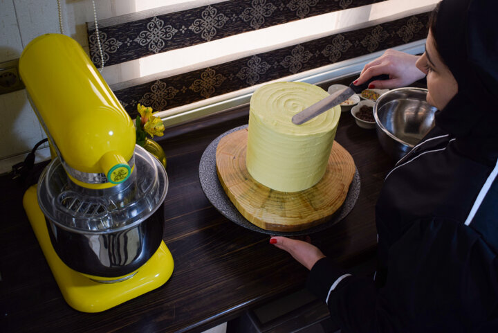 کارآفرینی شیرین خانم قناد سمنانی با امید به آینده و به سوی رونق تولید