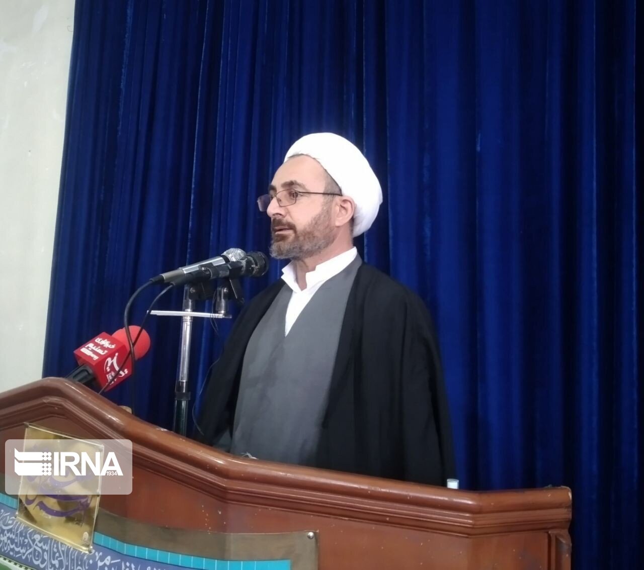 امامجمعه ایلام: نماز جمعه سنگر اصلی مقابله با شبیخون فرهنگی دشمنان است امامجمعه ایلام: نماز جمعه سنگر اصلی مقابله با شبیخون فرهنگی دشمنان است