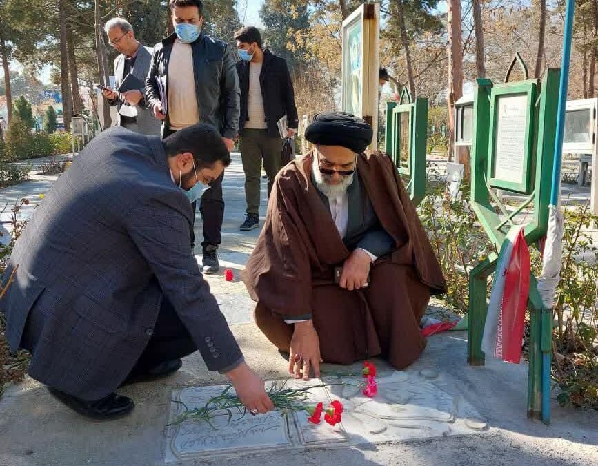 مزار شهدای زن در بهشت‌زهرا گلباران شد
