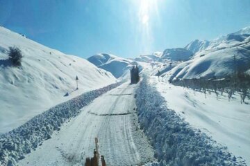 بازگشایی و برف‌روبی مسیرهای روستایی مهاباد