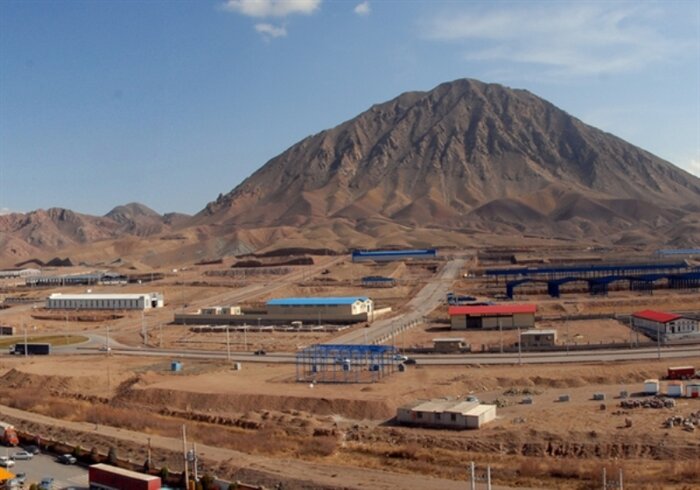 اداره کل محیط زیست یزد با صنایع پاک و سبز استان همکاری خوبی دارد