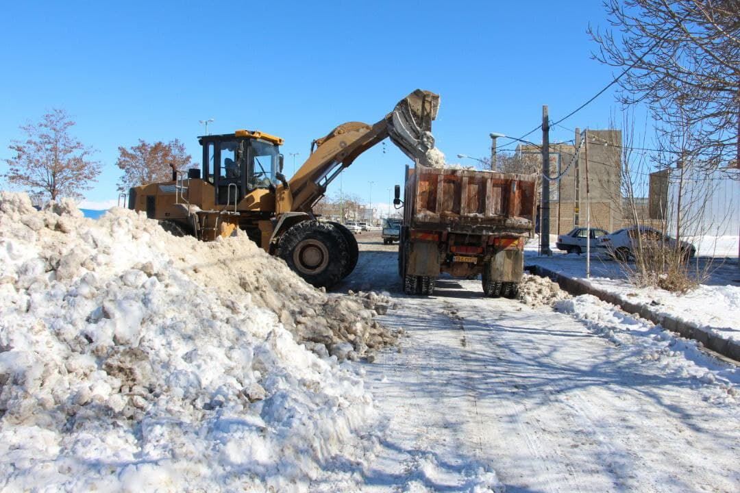 تمامی معابر اصلی و فرعی شهر قیدار پاکسازی شد تمامی معابر اصلی و فرعی شهر قیدار پاکسازی شد