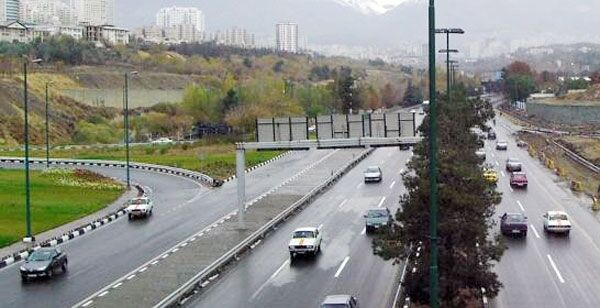 احداث پهلوگاه اضطراری در حاشیه بزرگراه شهید چمران

