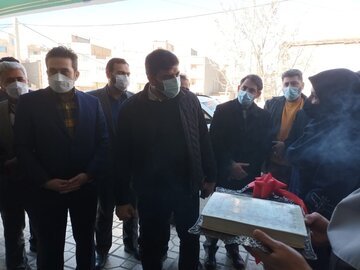 معاون توسعه روستایی کشور یک واحد تولید پوشاک را در مشهد افتتاح کرد