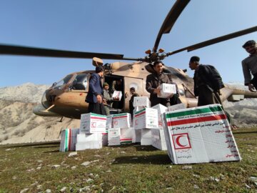 امدادرسانی هوایی به اهالی بخش شهیون دزفول