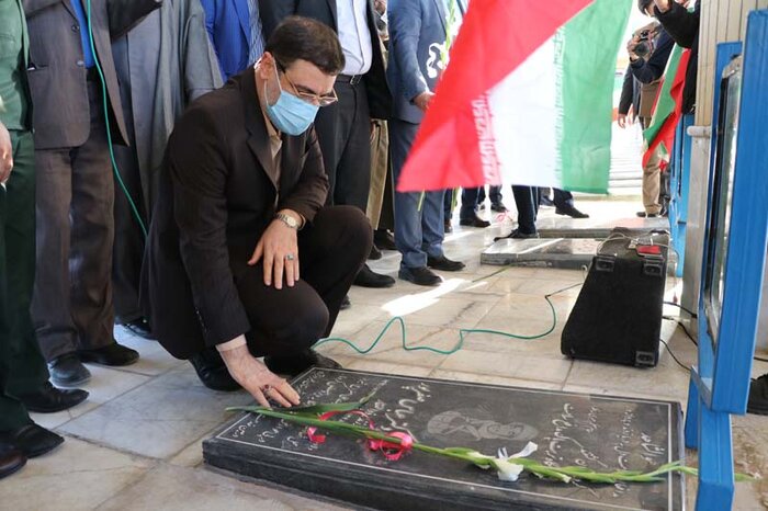 معاون رییس جمهور: خدمت به شهدا یک وظیفه عمومی است