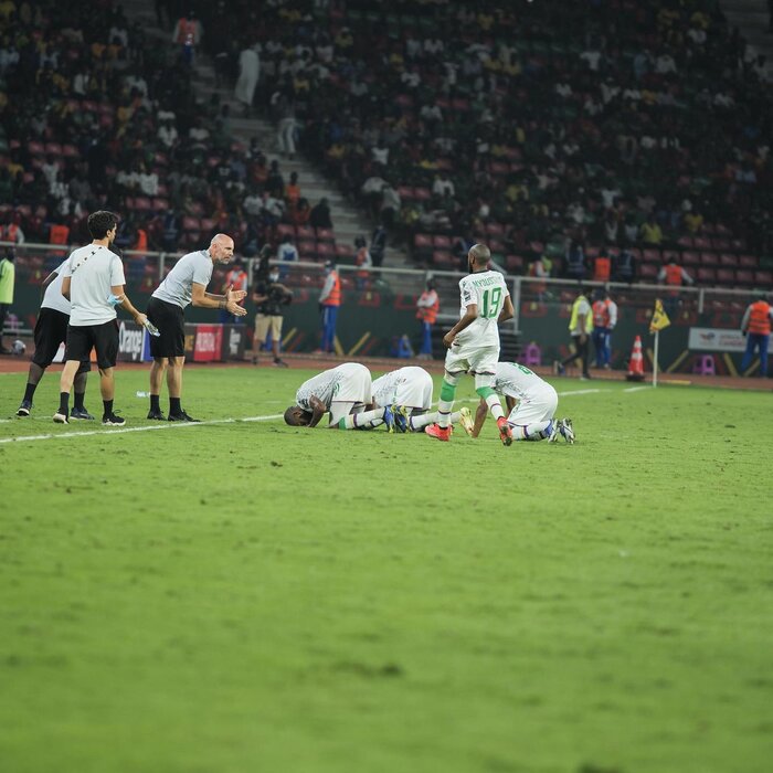 روایت تکاندهنده از سفیری که لباس دروازهبانی پوشید / فریاد، زیر خط فقر 8