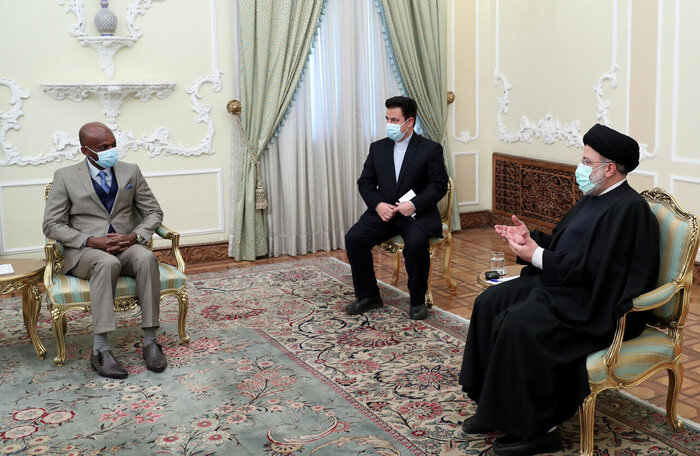 Iran FM meets his counterpart from Togo in Tehran