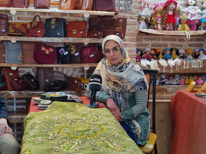 بانوی قزوینی با نخ و سوزن برای ۲۰۰ نفر اشتغالزایی کرده است