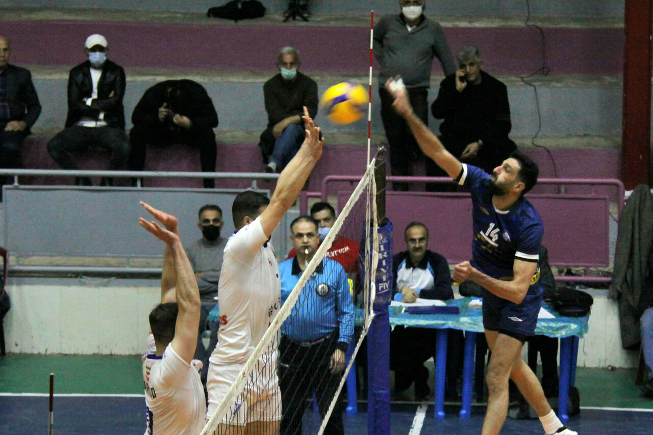 تیم والیبال چادرملوی اردکان مغلوب گیتیپسند اصفهان شد تیم والیبال چادرملوی اردکان مغلوب گیتیپسند اصفهان شد