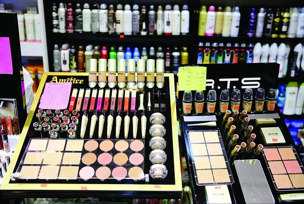 لوازم آرایشی و بهداشتی تقلبی باعث شیوع بیماریهای پوستی شده است لوازم آرایشی و بهداشتی تقلبی باعث شیوع بیماریهای پوستی شده است