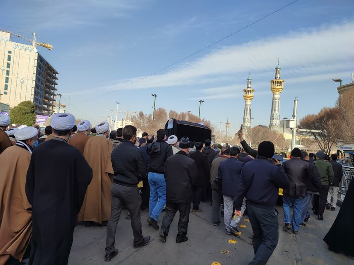 پیکر آیتالله حسین گرایلی در حرم مطهر حضرت امام رضا (ع) تشییع شد