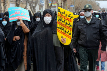 راهپیمایی نمازگزاران بجنوردی در حمایت از مردم یمن