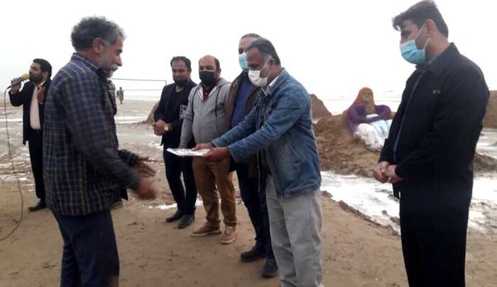 جشنواره حجمهای ماسهای در ساحل گناوه باحضور گردشگران برپا شد