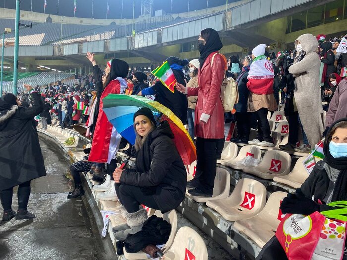 سلام بر آزادی، وداع با درهای بسته