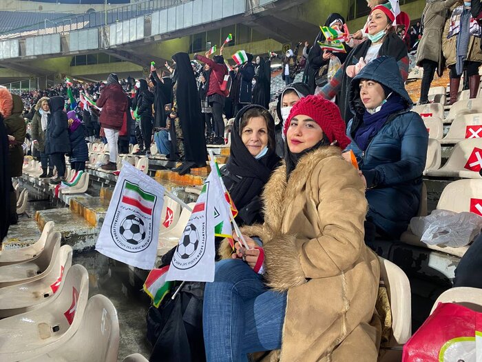 سلام بر آزادی، وداع با درهای بسته