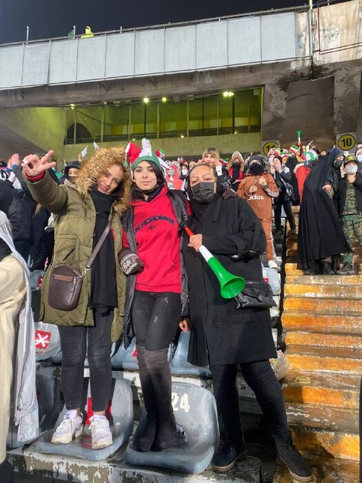 سلام بر آزادی، وداع با درهای بسته