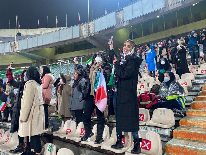 سلام بر آزادی، وداع با درهای بسته