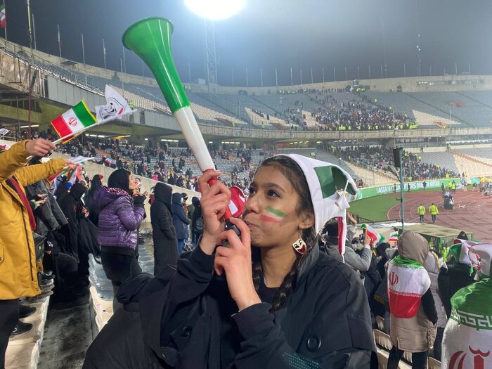 سلام بر آزادی، وداع با درهای بسته