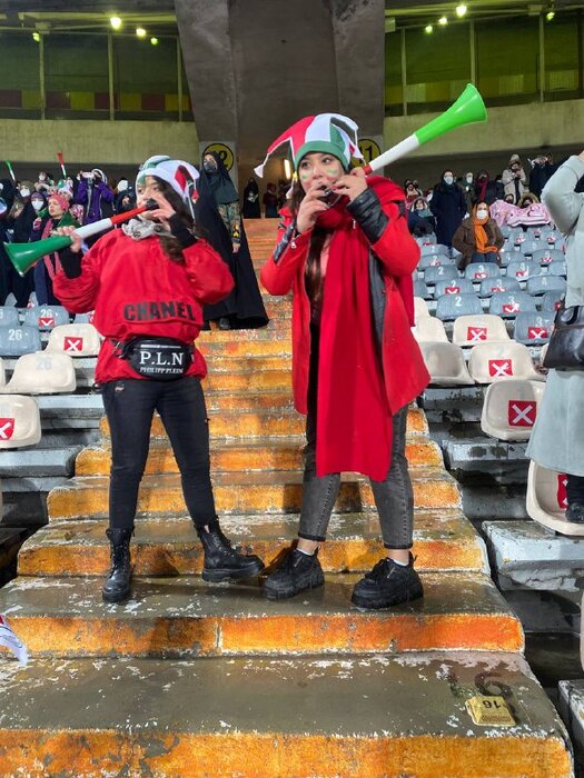 سلام بر آزادی، وداع با درهای بسته