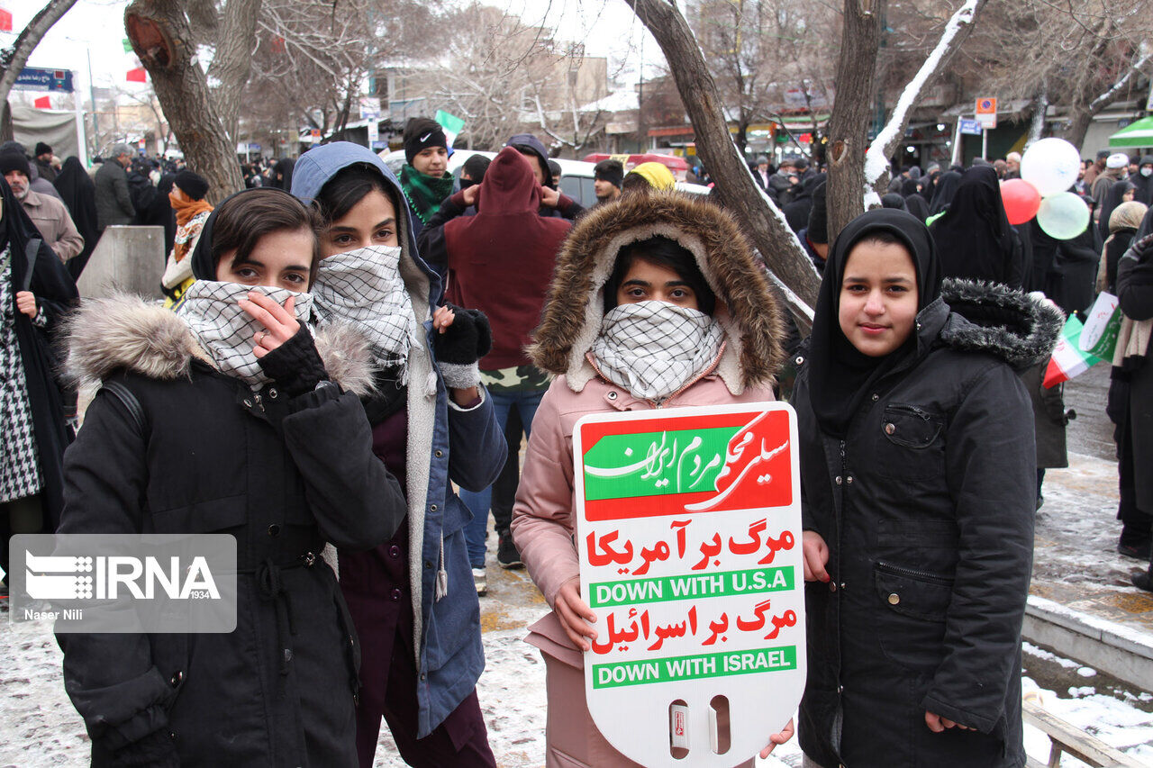 مشکلات اقتصادی هرگز نتوانست حضور انقلابی مردم قزوین را کمرنگ کند