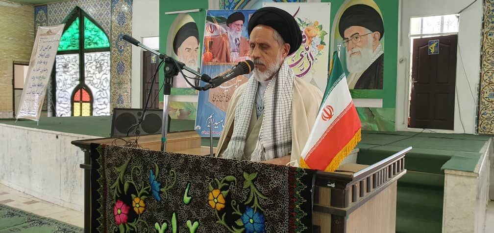 امام جمعه سیرجان: دشمنان از هر حربه ای برای تضعیف باورها مردم استفاده می کنند