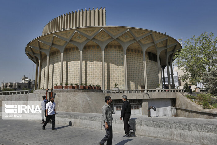 زخمهای تئاترشهر هر روز کهنهتر میشود