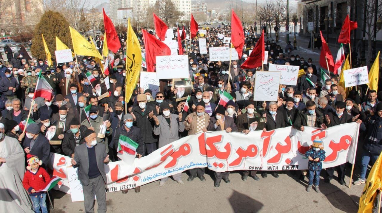 نمازگزاران  زنجانی در حمایت از مردم یمن راهپیمایی کردند