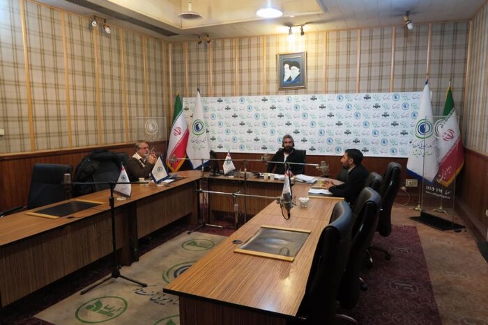 غربدوستان، سوار بر امواج رسانهای علیه سفر رئیسجمهور به روسیه