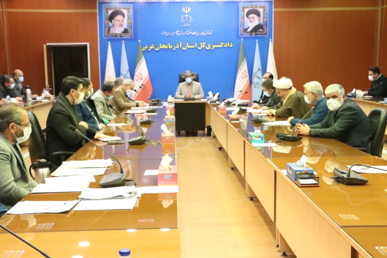 رییس کل دادگستری آذربایجان‌غربی: مشکلات اتوبوسرانی ارومیه در سریع‌ترین زمان حل شود