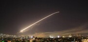 مقابله پدافند سوریه با حمله هوایی رژیم صهیونیستی