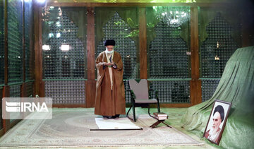 Leader visits Imam Khomeini's mausoleum on eve of 43rd Islamic Revolution anniv