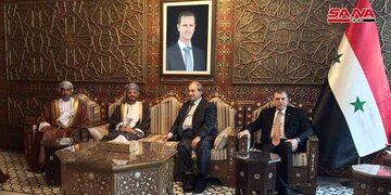 اشاره تلویحی وزیر خارجه عُمان به لزوم بازگشت سوریه به اتحادیه عرب