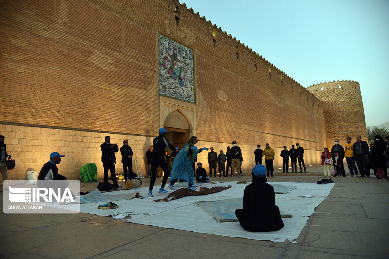 نقش محوری سردار سلیمانی در جامعه در جشنواره تئاتر سردار عشق بازتاب یافت نقش محوری سردار سلیمانی در جامعه در جشنواره تئاتر سردار عشق بازتاب یافت