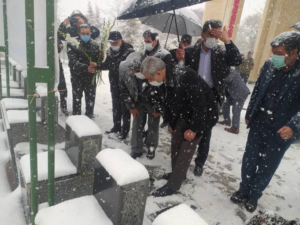 مسئولان استان همدان با آرمان‌های امام راحل و شهدا تجدید بیعت کردند