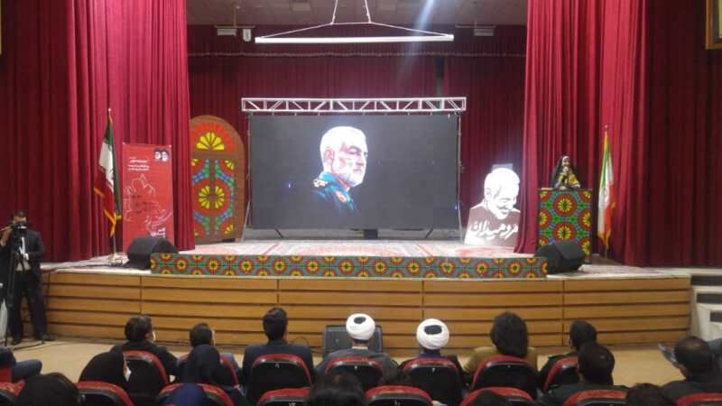 برگزیدگان جشنواره ملی نمایشنامهخوانی سردار عشق در داراب معرفی شدند برگزیدگان جشنواره ملی نمایشنامهخوانی سردار عشق در داراب معرفی شدند