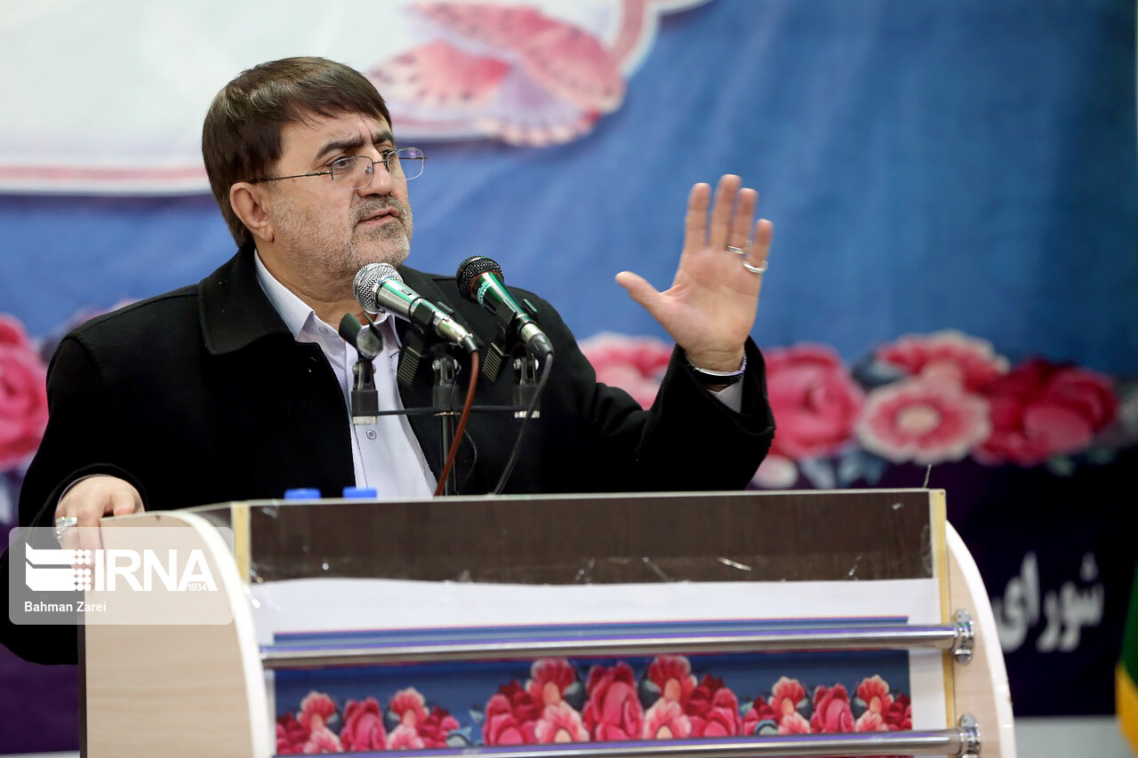 مراسم گرامیداشت دهه فجر در گلزار شهدا کرمانشاه