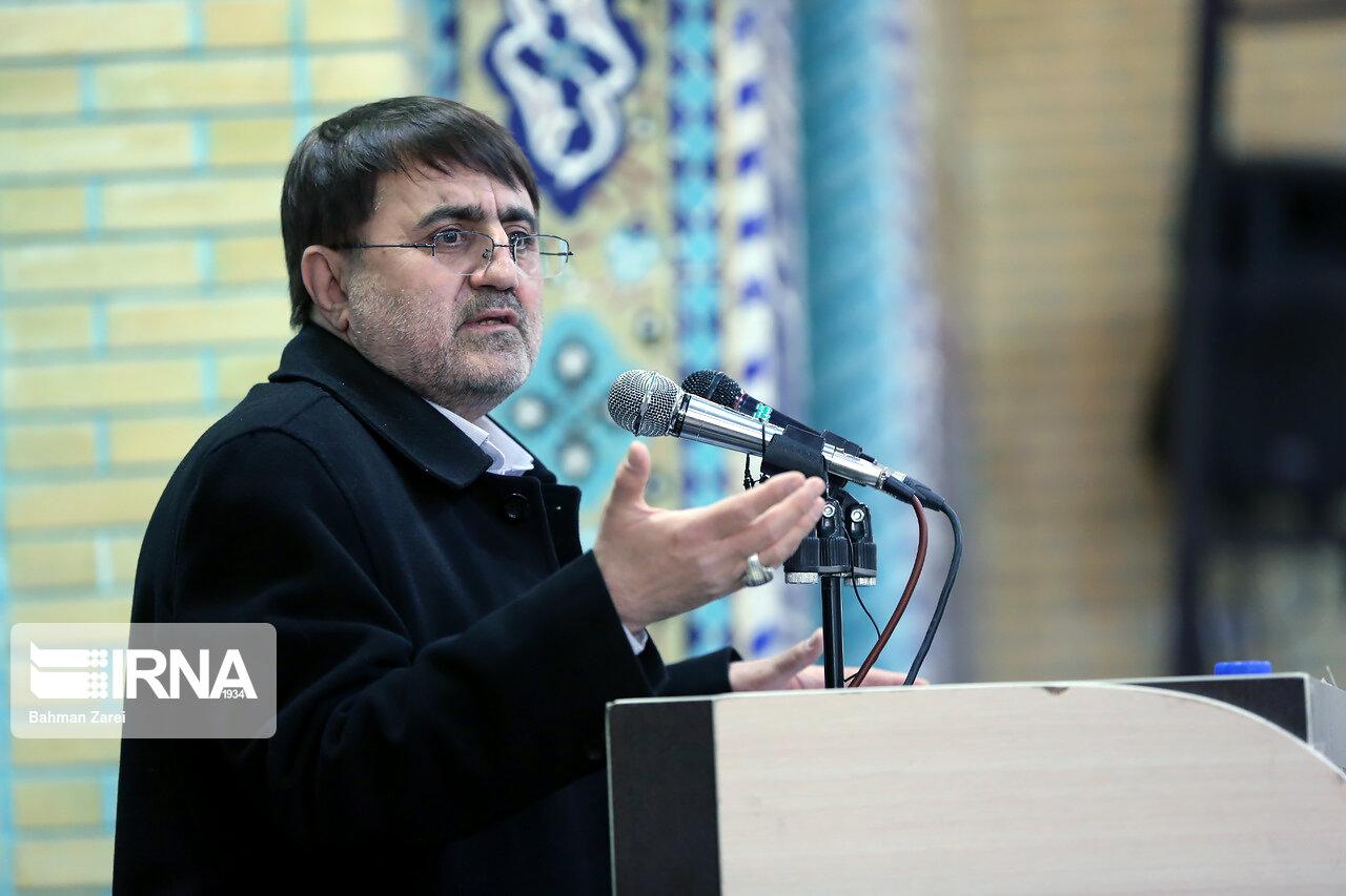 مراسم گرامیداشت دهه فجر در گلزار شهدا کرمانشاه